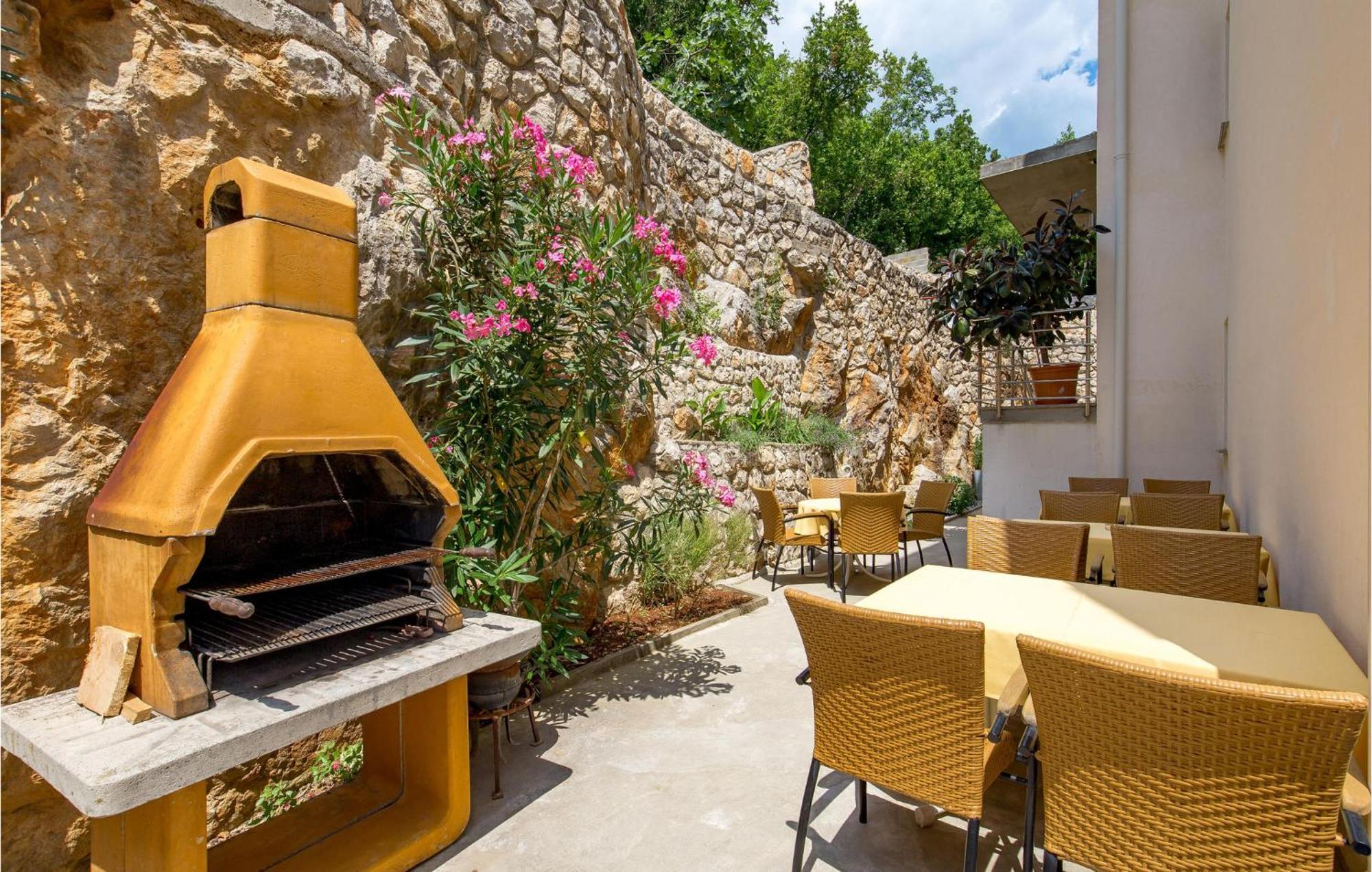 Stunning Apartment In Mošćenička Draga 외부 사진