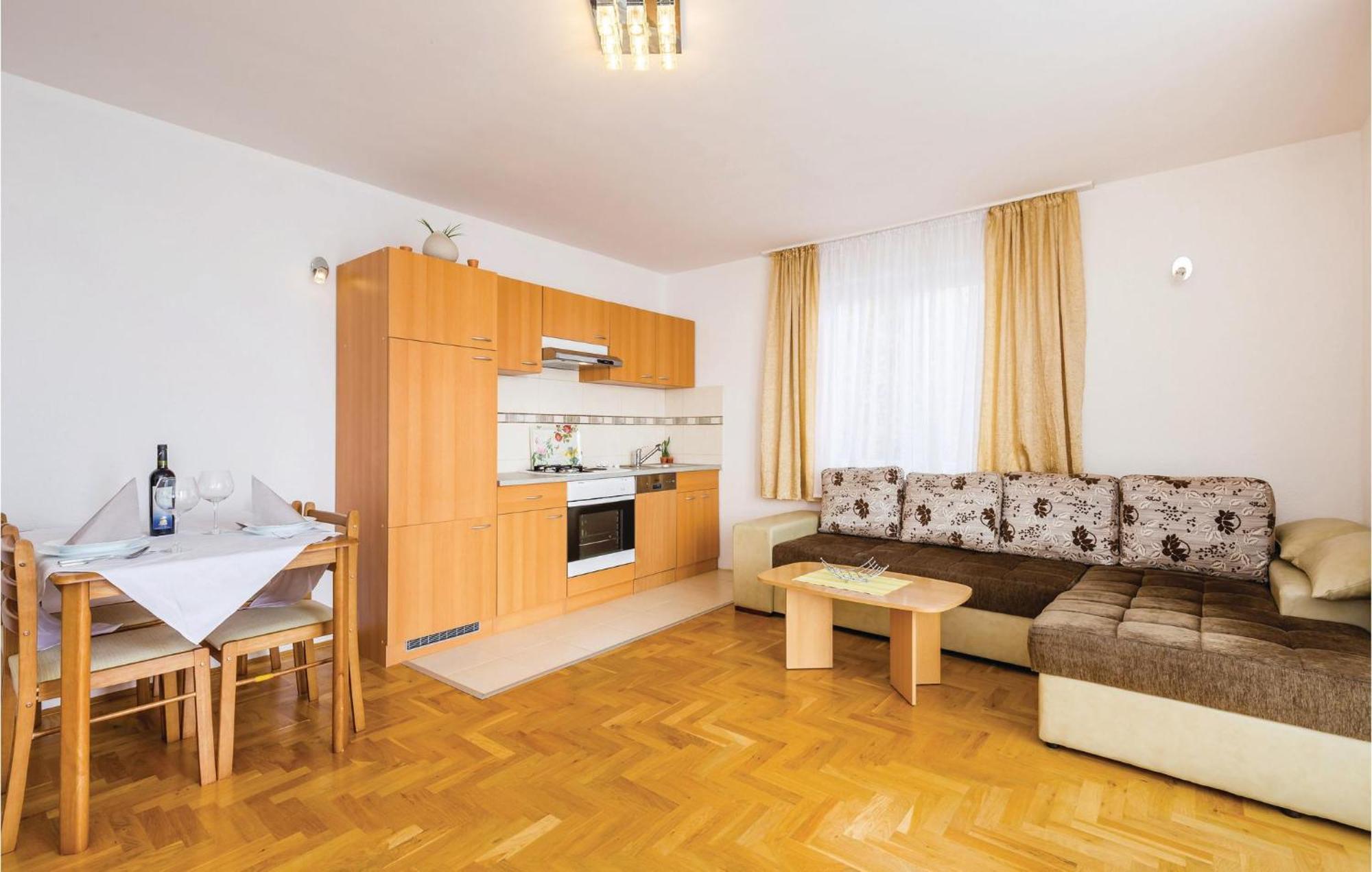 Stunning Apartment In Mošćenička Draga 외부 사진