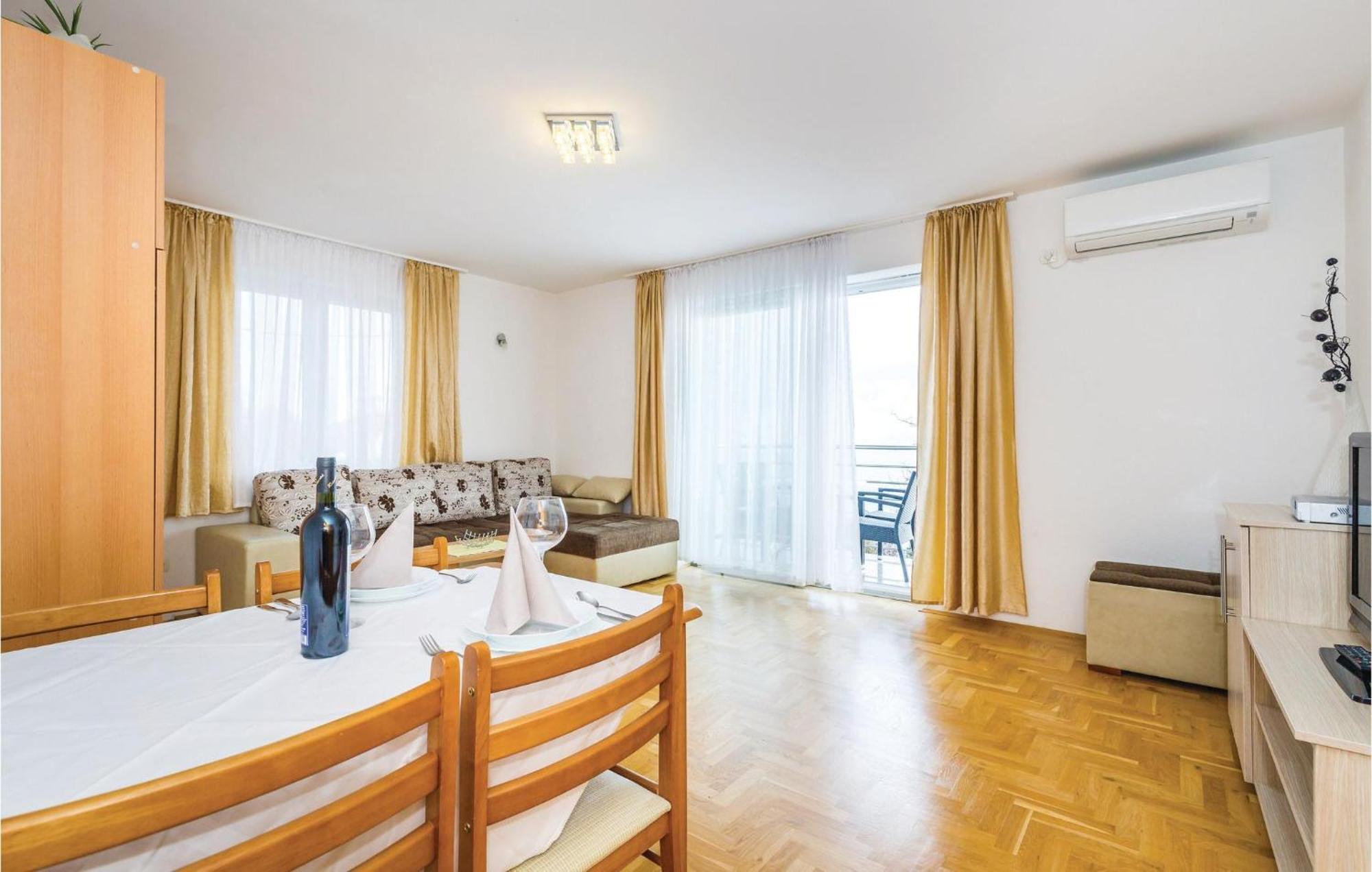 Stunning Apartment In Mošćenička Draga 외부 사진